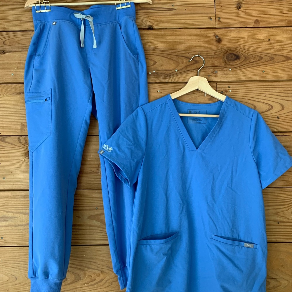 Women’s Figs Scrub Set in Ceil Blue